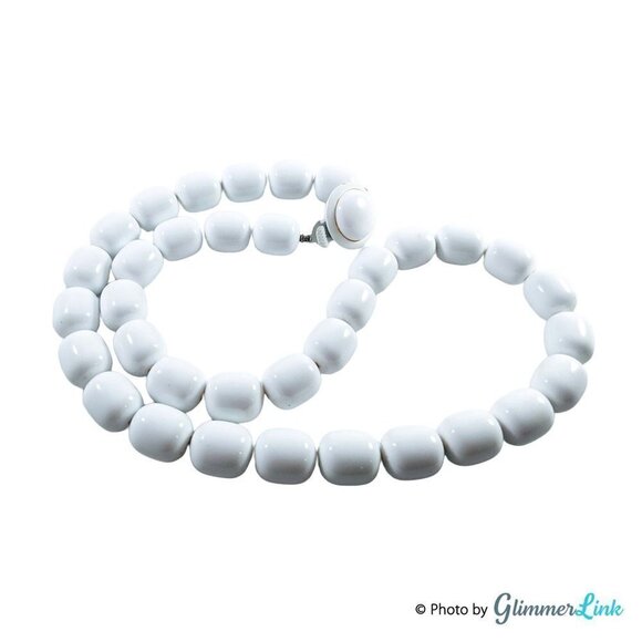 Vintage White Beaded Necklace, Chunky Oval Beads - Picture 6 of 11